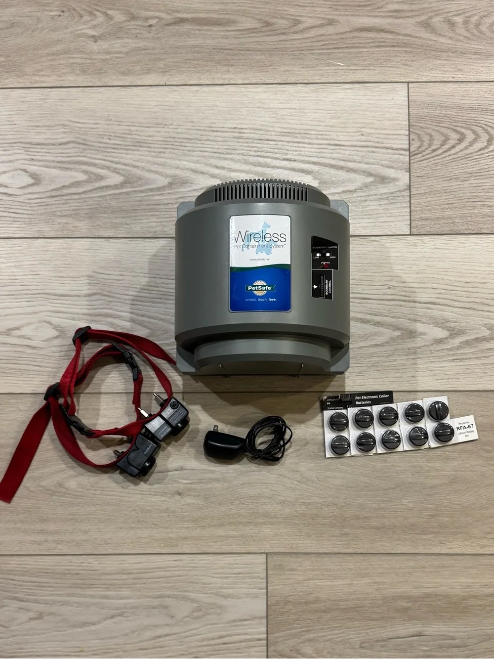 PetSafe Wireless Fence Unit with 2 Collars & 10 Batteries.